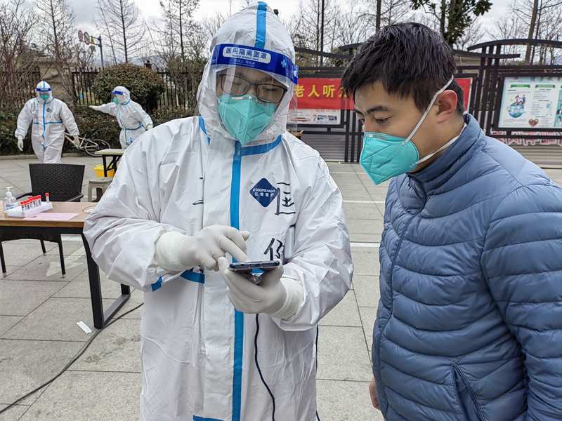 疫情戰役中的逆行者1.jpg